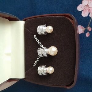 Elegant Pearl and Silver Jewelry Set